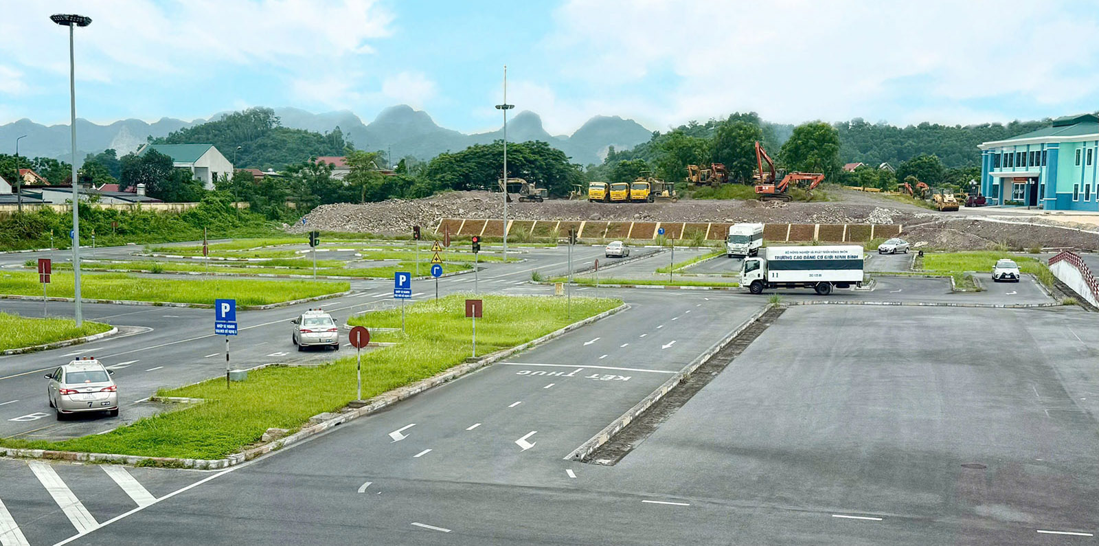 TT Đào tạo và SHLX Trường Cơ giới Ninh Bình